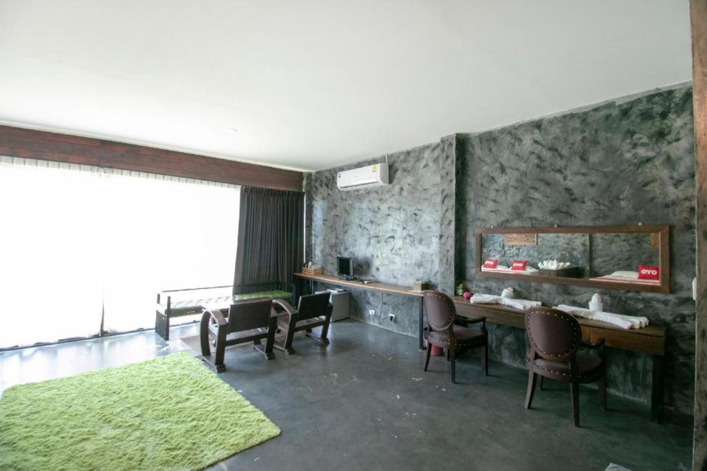 Hotel Oyo 75374 Baan Rak Mai Kanchanaburi Exterior foto